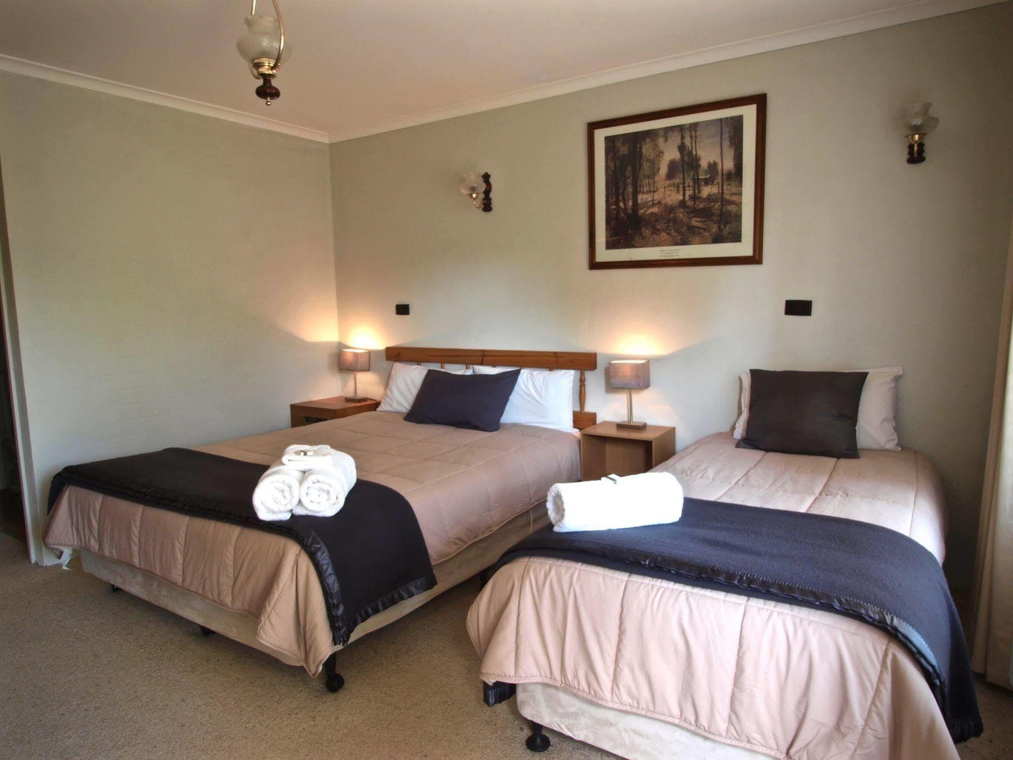 Bright Colonial Motel ภายนอก รูปภาพ